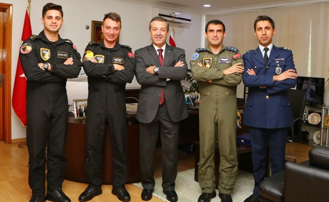 Ertuğruloğlu Solotürk pilotlarını kabul etti