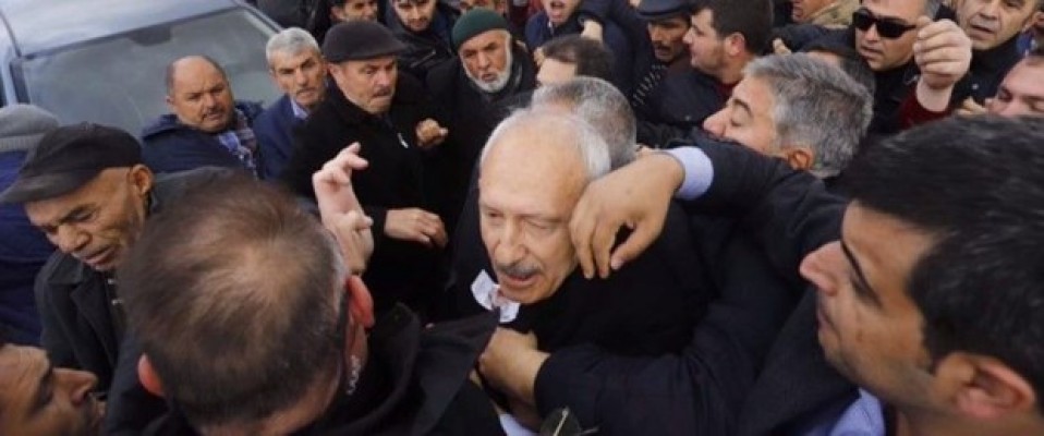Kılıçdaroğlu'na şehit cenazesinde saldırı!