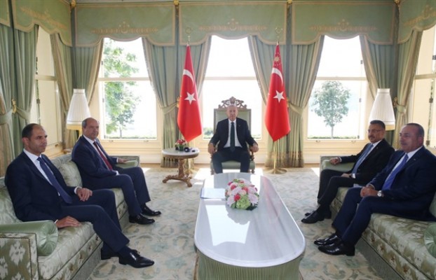 Erdoğan, Tatar ve Özersay ile görüşüyor