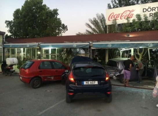 Demirhan'da korkutan kaza! Araçlar restorana girdi!