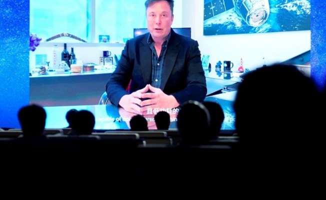 Elon Musk İnsan beynini bilgisayara bağlayacak projesini tanıttı