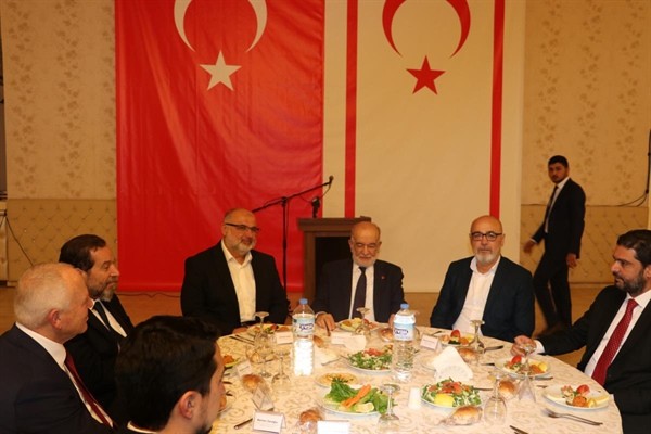 Karamollaoğlu, KKTC'de vatandaşlarla buluştu
