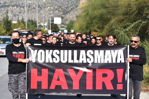 Girne Boğaz’dan Meclis önüne yürüyorlar