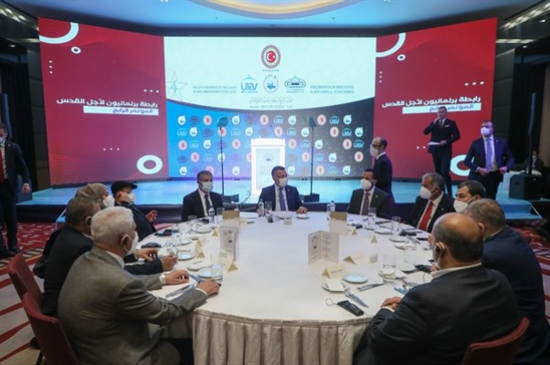 Sennaroğlu, Ankara’da düzenlenen konferansın gala yemeğine katıldı