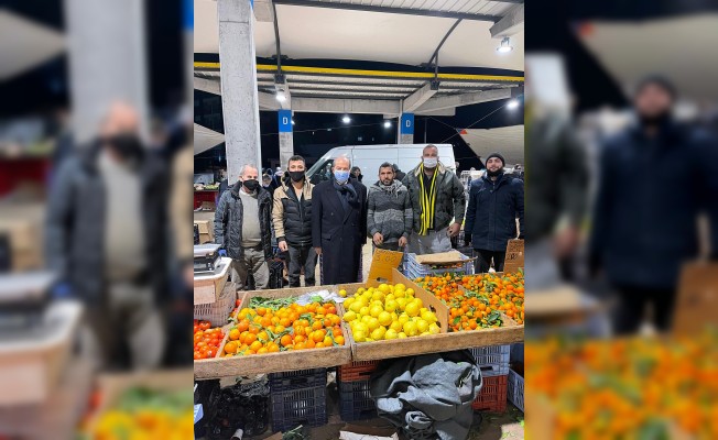Tatar, Lefkoşa açık pazar’da halkla buluştu