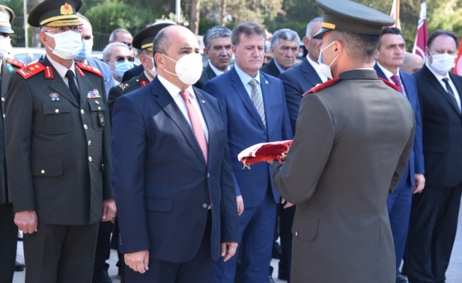 Lefkoşa Atatürk Anıtında tören düzenlendi