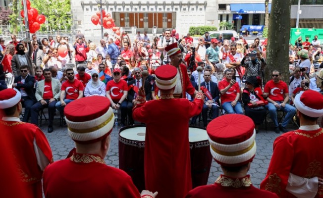 New York’ta 39. Türk Günü Yürüyüşü Yapıldı…