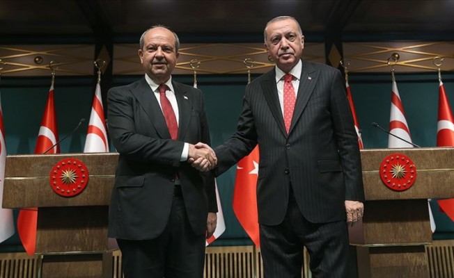 Cumhurbaşkanı Erdoğan, Cumhurbaşkanı Tatar'ı kutladı