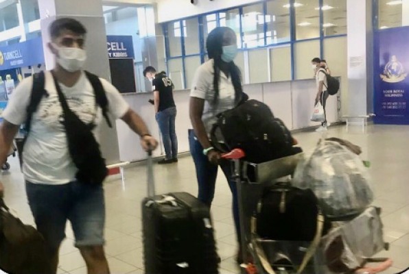 Ercan Havalimanı binası içerisinde maske takma zorunluluğu getirildi