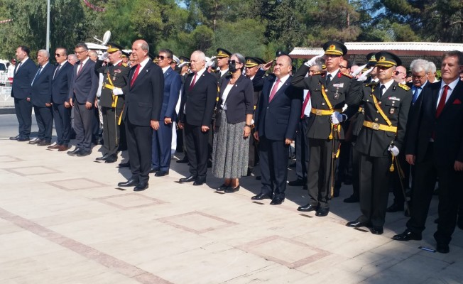 Lefkoşa'daki ilk tören Atatürk Anıtı'nda düzenlendi