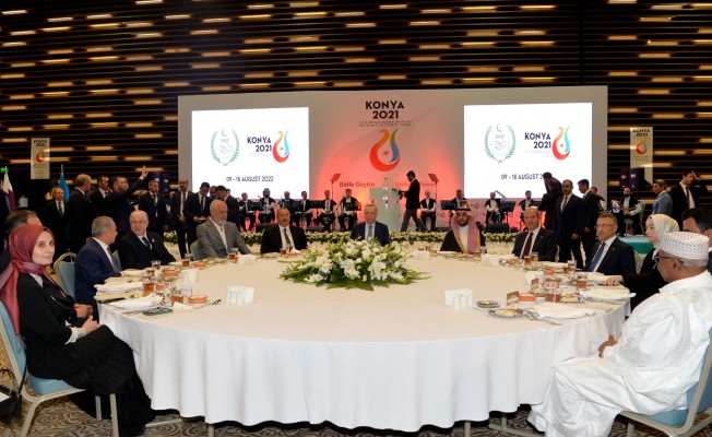Tatar, liderler yemeğine ve İslami Dayanışma Oyunları Açılış törenine katıldı