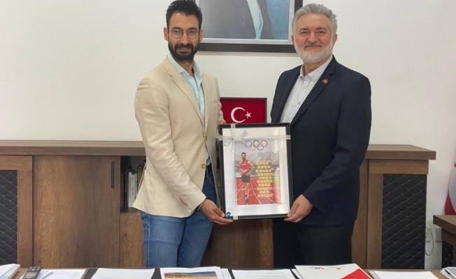 Milli Atlet Yiğitcan Hekimoğlu’ndan Evkaf’a Teşekkür Ziyareti