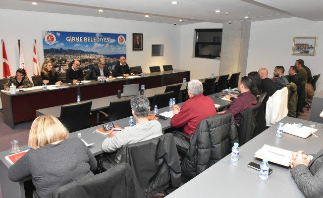 Girne Belediyesi'nde Karakum plajı yol çalışmaları konuşuldu