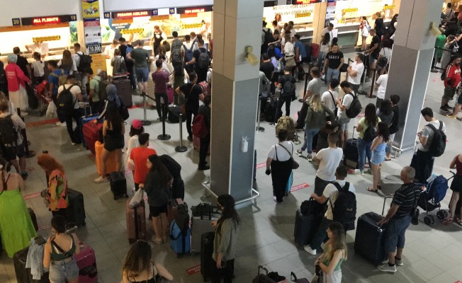 Ercan Havalimanı, bayram haftası boyunca 63 bin 873 yolcuya hizmet verdi