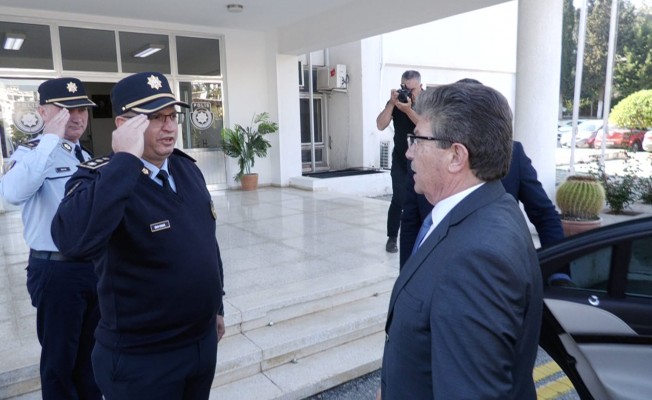 Üstel, Girne Polis Müdürlüğü’nü ziyaret etti