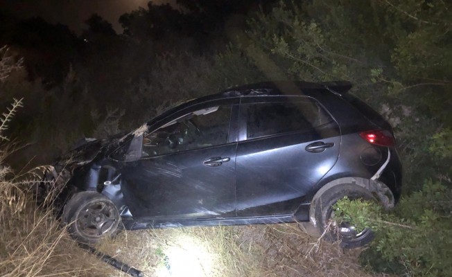 Kumyalı-Pamuklu ana yolunda takla atan aracın sürücüsü yaralandı