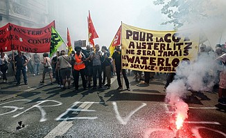 Fransa'da grevler sürüyor